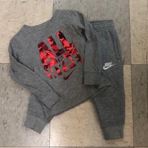 Boys Nike 2 pc Set